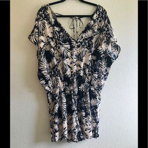 ✨CHARLOTTE RUSSE Tropical romper